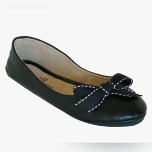2 Scoops Lambskin ballet flats Almond toe bow black white Size 7